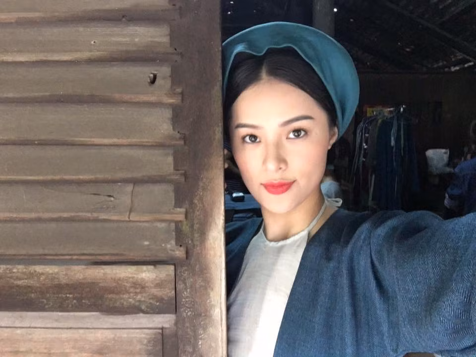 Hotgirl Hạ Vi "Sáng sớm pr cho nhân vật Tấm phim Tấm Cám sắp sửa kể ... còn gì nữa nhỉ mà quên mất rồi".