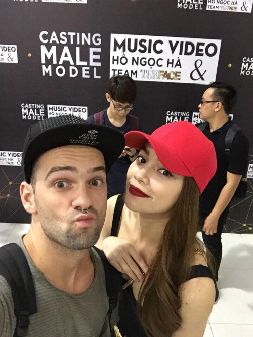 Hồ Ngọc Hà cùng vũ công Daniel Denev luyện tập cho chương trình The Face sắp diễn ra.