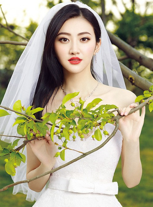 Cảnh Điềm không được đánh giá quá cao về diễn xuất nhưng "đệ nhất giai nhân Bắc Kinh" khiến mọi đạo diễn yêu thích bởi vẻ ngoài đẹp như tranh.