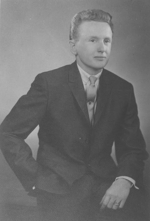 4. Reed Erickson Sinh ra tại thành phố El Paso, tiểu bang Texas vào năm 1917, Erickson là một kĩ sư, doanh nhân, mạnh thường quân. Ông bắt đầu quá trình chuyển đổi từ năm 1963 và chính thức thực hiện phẫu thuật vào năm 1965. Ông đã dùng phần lớn tài sản mình kiếm được nhờ kinh doanh để thành lập nên tổ chức giáo dục Erickson.