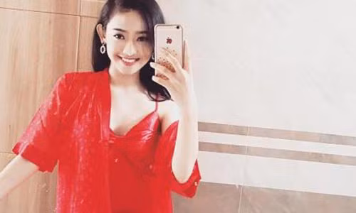 Thúy Vi chỉ vô tình khoe về con số 2 tỉ?