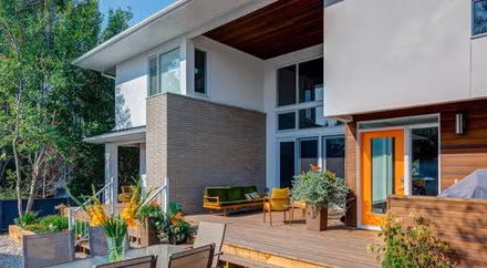  Phối cảnh tổng thể khu vực phía sau nhà chính.