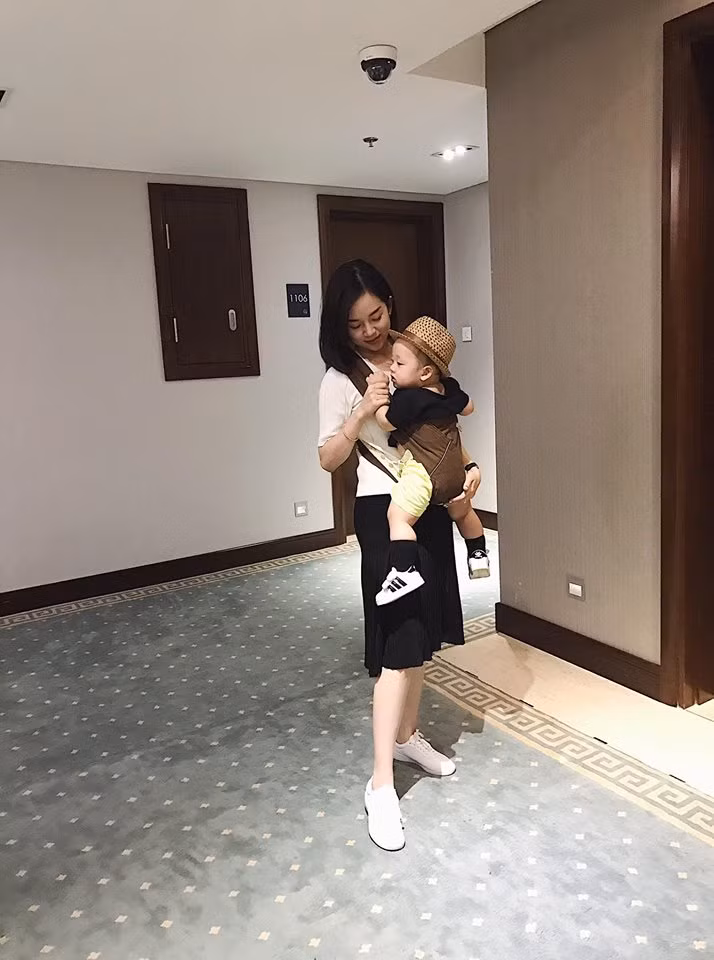 Khi vượt qua thị phi, Khánh Ly đã làm chủ được bản thân và tự tin nuôi con một mình. Sự khó khăn, sự vất vả của một bà mẹ đơn thân chắc chắn không ai có thể hiểu hết.