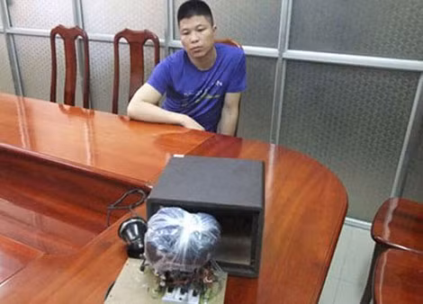 Lat tay ke gia dien cua nhung ong trum quy quyet-Hinh-4