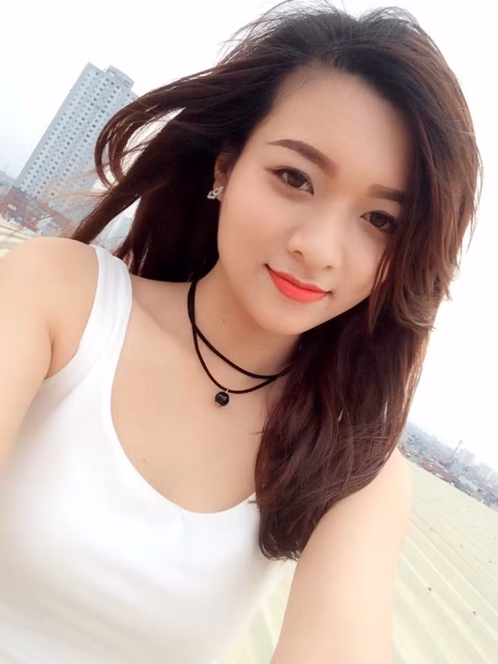 "Chú thím em có công ty riêng và bảo em về làm sau sự việc vừa qua. Em cũng đã đồng ý. Em muốn sự việc này nhanh chóng kết thúc" - Bích cho biết.