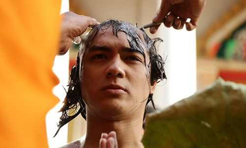 Dù dán nhãn hạn chế người xem, tác phẩm vẫn thu về hơn 1,45 triệu USD ở phòng vé xứ Chùa Vàng.