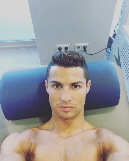 Ronaldo vắng mặt trong trận thắng Espanyol vì bị đau họng.