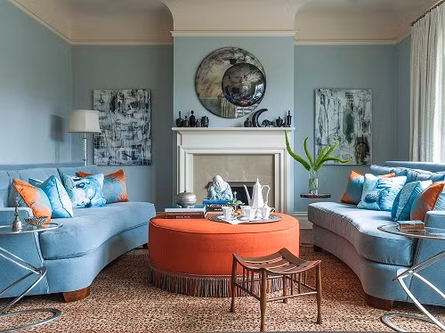 2. Cân nhắc đến kích thước Kích thước là một trong những yếu tố mà bạn cần quan tâm ngay từ khâu lên kế hoạch để có được ý tưởng thiết kế nội thất đẹp và chuẩn. Theo đó, hãy cân nhắc và tính toán cho kỹ kích thước của từng khu vực trong nhà, kèm theo đó là kích thước của những món đồ nội thất mà bạn sẽ mua sắm. Nên nhớ, nhồi quá nhiều thứ trong một không gian eo hẹp sẽ khiến cho ngôi nhà của bạn trở nên chật chội. Ngược lại, nếu một không gian quá rộng nhưng lại bố trí đồ đạc một cách thưa thớt thì lại khiến cho không gian đó trở nên quá trống trải, lạnh lẽo.