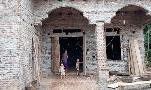 An trom 1 trieu dong, con bi bo day bang 