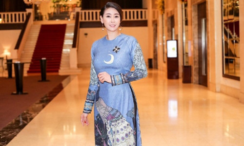 Xuất hiện trong buổi họp báo Hoa hậu Việt Nam 2016, Hà Kiều Anh khiến người đối diện không thể rời mắt.