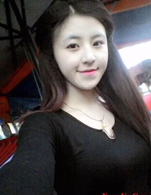 Làn da trắng nõn nà đặc trưng của những cô gái Đà Lạt.