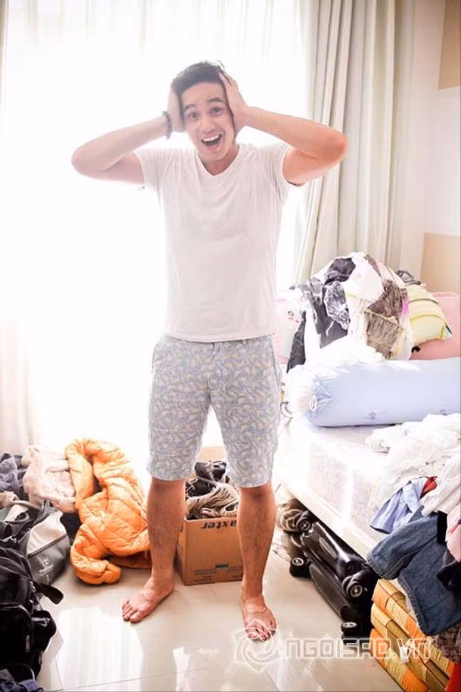 Baggio cũng để căn phòng bừa bộn không hề thua kém bạn gái cũ Andrea.