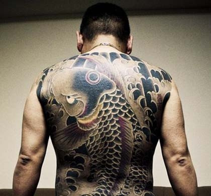 Hình xăm cá chép rất được giới tội phạm Yakuza Nhật Bản ưa thích.