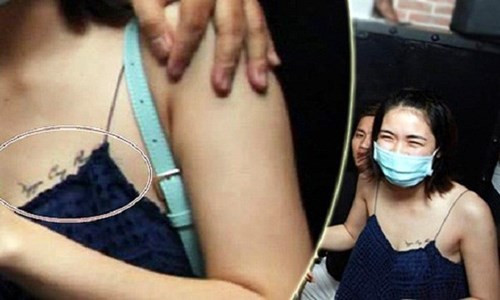 Từ hình ảnh khóa môi xuất hiện trên Instagram, bị bắt gặp ở chung khách sạn cho đến hình xăm tên Công Phượng trên ngực tất cả như chứng minh cho công chúng thấy “họ là của nhau”. Bản thân chàng cũng từng để lộ hình xăm bông hoa hồng (biệt danh của Hòa Minzy) dưới bắp tay trái khiến nhiều người cho rằng, cặp đôi này đang yêu nhau và vấn đề chỉ là thời gian để cả hai “bung lụa”.