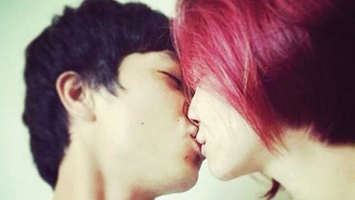 Là quán quân của Học viện Ngôi sao 2014 nhưng Hòa Minzy lại được biết đến nhiều hơn với danh xưng bạn gái Công Phượng. Dù chưa từng công khai chuyện tình cảm nhưng giọng ca Kinh Bắc rất hay “úp-mở” trên trang cá nhân. Ảnh: Instagram nhân vật.