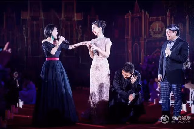 Huynh Hieu Minh va vo 