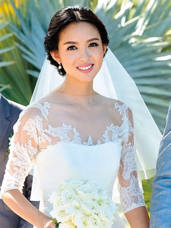 Trương Tử Lâm và doanh nhân Nhiếp Lỗi, một quản lý công ty phần mềm tin học bí mật kết hôn vào năm 2013 tại Phuket, Thái Lan . Nữ diễn viên tiết lộ cô mang bầu hồi cuối năm 2015. Thời kỳ mang thai, Tử Lâm ít xuất hiện ở sự kiện giải trí mà dành thời gian nghỉ ngơi, chăm sóc thai nhi. Người đẹp cũng lâm bồn một công chúa xinh đẹp vào cuối tháng 4 vừa qua.