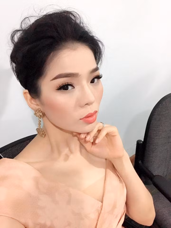 Điều này khiến người hâm mộ càng thêm yêu mến, dành nhiều tình cảm cho Lệ Quyên khi có được sự nổi tiếng như ngày hôm nay là nhờ chuỗi ngày lao động miệt mài, vất vả "tích tiểu thành đại" trong nhiều năm liền.