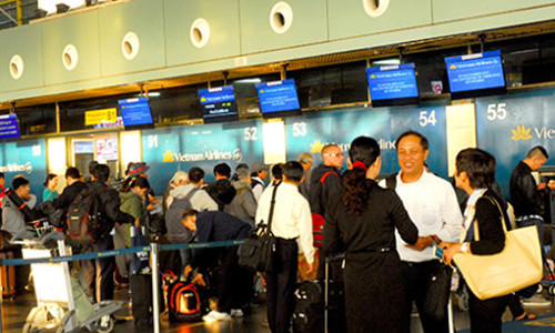 San bay Noi Bai: Len hang, van con cho nhech nhac