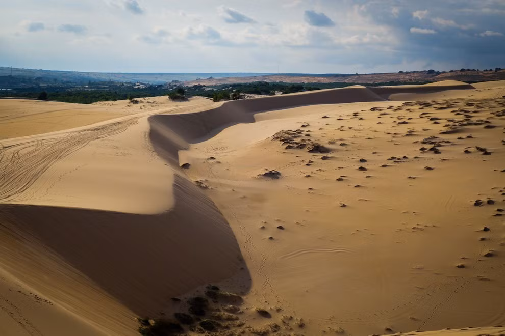 Những cồn cát hoang vu ở Mũi Né.
