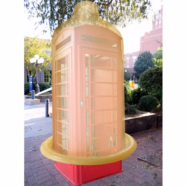 Và lúc ấy không có gì ngạc nhiên khi bao cao su bọc box điện thoại.