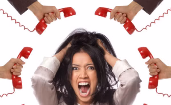 Cuoc goi rac: Nguoi chet bi reo ten, dang ngu goi dung day