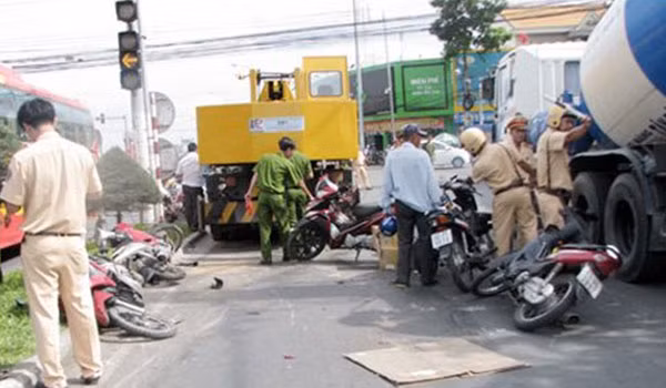 Một vụ tai nạn tại điểm dừng đèn đỏ.