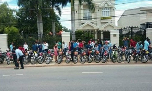 Những hình ảnh này nhanh chóng thu hút sự chú ý từ phía dân mạng.