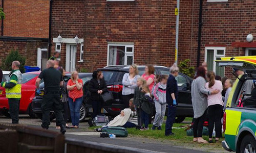 Cho noi dien can tre em nam la liet