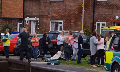 Cho noi dien can tre em nam la liet