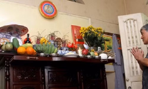 Lễ cúng giao thừa ai cúng cũng được nhưng cần tịnh thân trước khi làm lễ. Ảnh minh họa