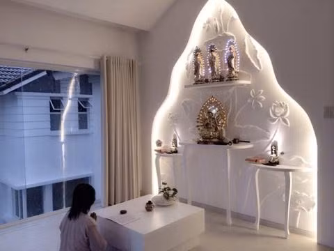 Nơi thờ cúng của gia đình được để một không gian riêng.