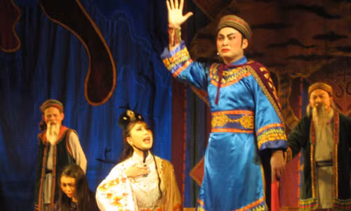 Giai ma chinh sach ga cong chua cho ngoai bang cua vua chua Viet