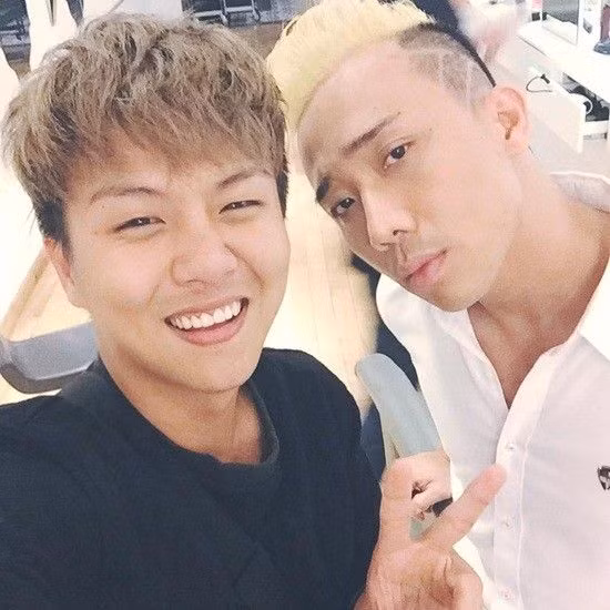 Ngay sau khi đăng tải, dòng trạng thái của Duy Khánh thu hút hàng chục nghìn lượt bày tỏ cảm xúc, chia sẻ từ cộng đồng mạng. Có nhiều người đưa ra ý kiến, Mai Hồ không phải là người buồn bã khi Trấn Thành quyết định cưới một người con gái khác. Việc nam MC kết hôn được cư dân mạng cho rằng, chính Duy Khánh mới là người mang nhiều tâm trạng hơn cả. Nhiều lời chia sẻ và an ủi đã được cộng đồng mạng gửi đến Duy Khánh: "Cố gắng vượt qua nỗi đau này em nhé" - facebooker Trung Tín viết. Duy Khánh được biết đến nhiều với tên gọi "cô giáo Khánh" sau khi đóng sê-ri clip hài cùng tên. Cả anh và MC Trấn Thành có không ít những hình ảnh khiến nhiều người "nghi ngờ" về mối quan hệ tình cảm của hai người.