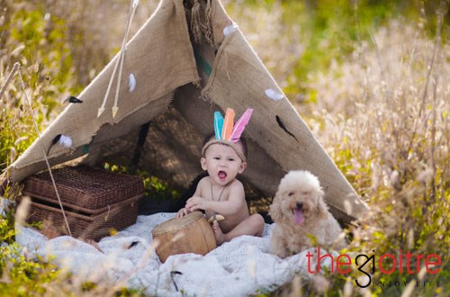 Gương mặt dễ thương của thổ dân nhí.