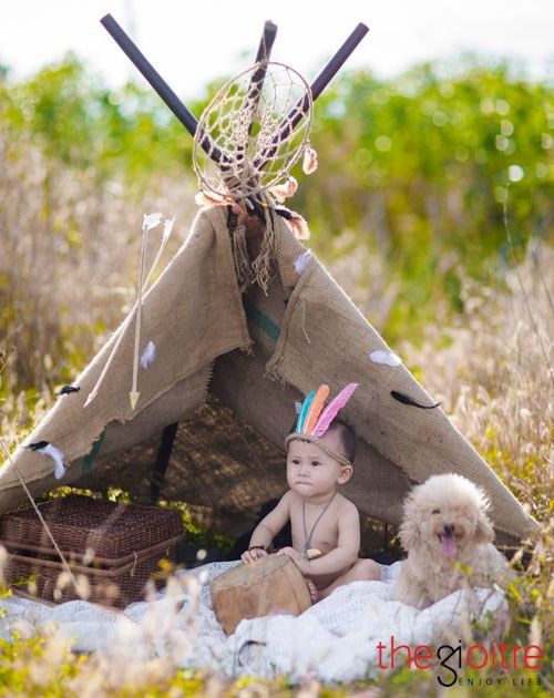 "Thiên thần" của núi rừng khiến nhiều người tò mò và thích thú.