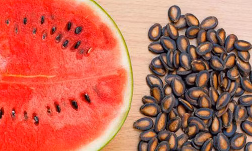 Cong dung bat ngo khi uong tra hat dua hau