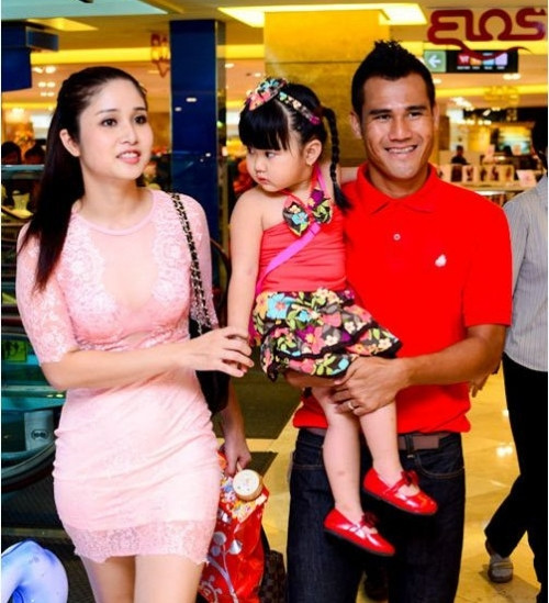 Phan Thanh Bình và vợ con.