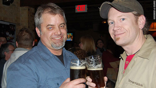 "Dị nhân" sống bằng bia trong 46 ngày J. Wilson là một thợ ủ bia đến từ thành phố Des Moines, bang Iowa, Mỹ. Ông quyết định kết hợp niềm đam mê về bia của mình với truyền thống của những tu sĩ Bavaria bằng cách chỉ uống bia trong vòng 46 ngày. Wilson sau đó đã hoàn thành trọn vẹn thử thách và tự thưởng mình bữa thịt xông khói no nê, bù đắp cho những tháng ngày ngập trong men bia rượu.