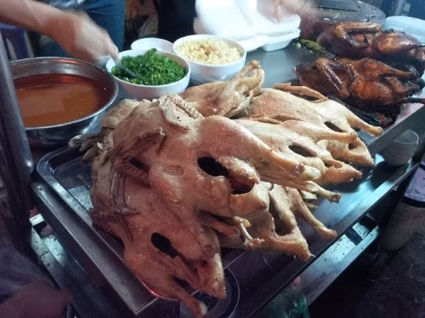 Vịt nướng, vịt luộc.