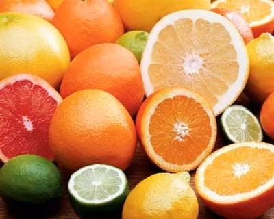 Cam, quýt: Một số nghiên cứu thấy có mối liên quan giữa đau nửa đầu và trái cây họ cam quýt. Những loại trái cây có múi có chứa chất phenylethylamine gây nên tình trạng đau nửa đầu.