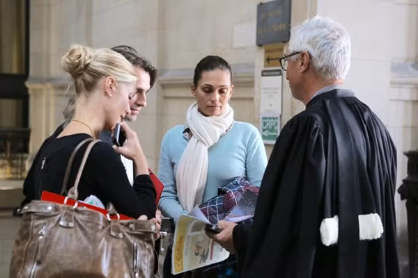 Vo cu to Johnny Hallyday hiep dam khi con vi thanh nien-Hinh-4