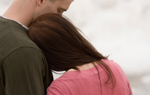 La thu nghiet nga vo gui chong suot 7 nam bi phan boi