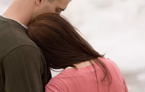 La thu nghiet nga vo gui chong suot 7 nam bi phan boi