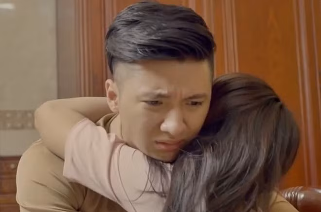 Phim ngắn có sự tham gia của diễn viên Trọng Hưng, khiến người xem xúc động với kịch bản về tình cảm trong gia đình.