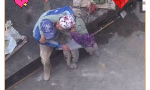 Khoảnh khắc hạnh phúc gây sốt mạng (Ảnh: Beatvn).