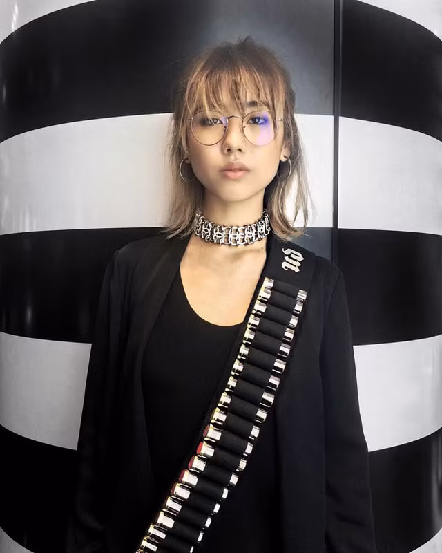 Mea Tan, cô nàng cá tính và phong cách là ái nữ của một tỷ phú Singapore. 