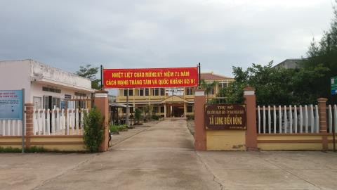 Chu tich UBND xa trung bang chung phu nhan bi vo danh ghen