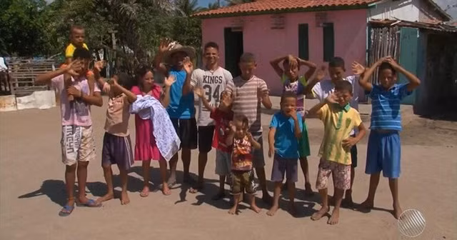 Kho do: Cap vo chong quyet sinh con gai du co...13 con trai-Hinh-6