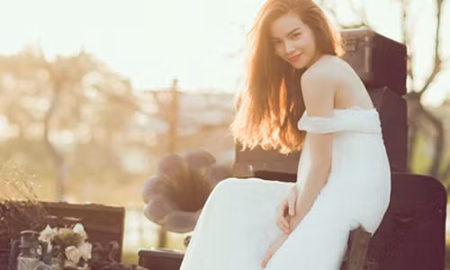 Bị hai đại gia giàu có 'bỏ rơi', Hồ Ngọc Hà 'hành động lạ'.